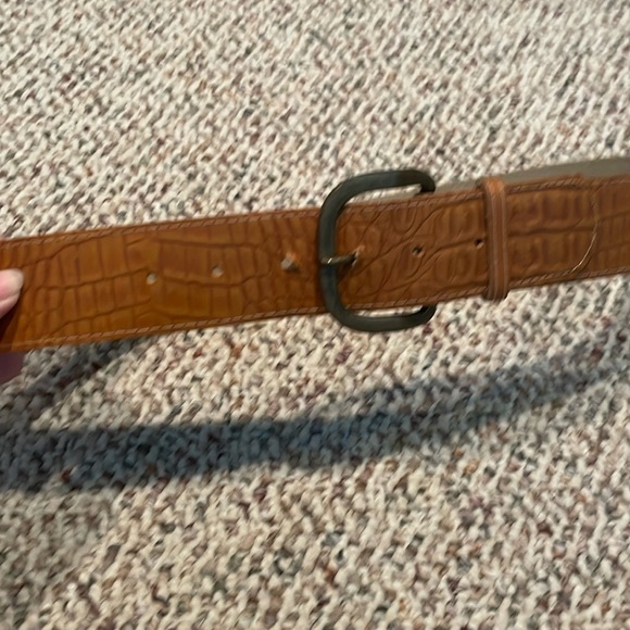 Vintage Accessories - 1 7/8” Camel Colored Embossed Leather Belt